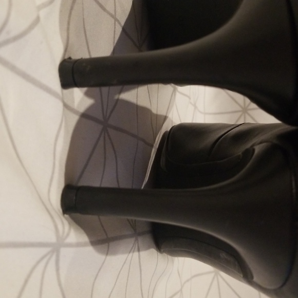 shoes - Picture 6 of 7